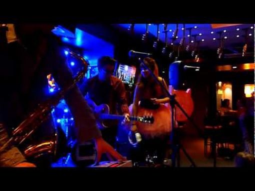 Pennys Birthday & the Swingin’ Cats liveστο Floral σήμερα Παρασκευή 27/1 