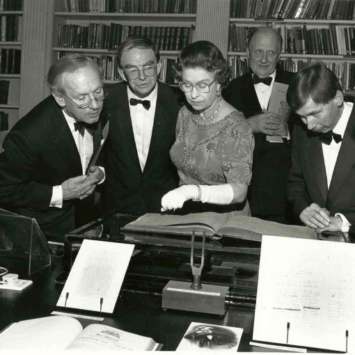 1-HRH-Queen-Elizabeth-II-Patron-of-Royal-Philharmonic-Society-is-shown-the-score-of-Beethovens-9th-Symphony-on-Societys-175th-anniversary-in-1988-LOW-RES