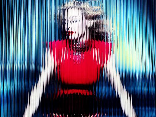 digital-booklet-mdna-deluxe-version00012