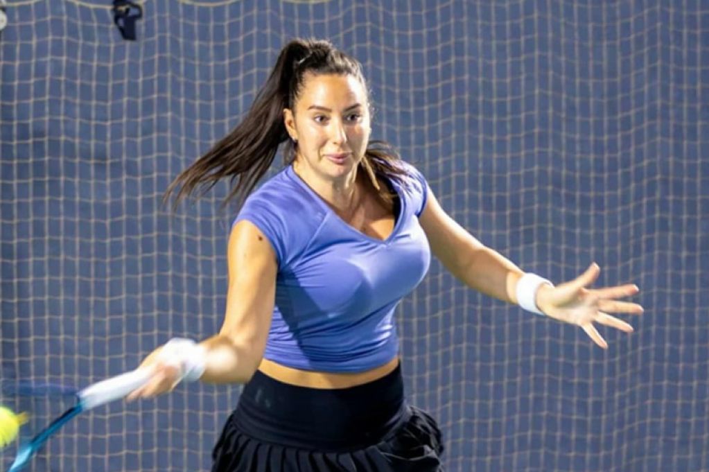 «Φυσικά, είναι μεγάλα, αλλά δεν είναι ότι δεν μπορώ να παίξω»: Κορυφαία τενίστρια έμεινε άναυδη από ερώτηση δημοσιογράφου για το στήθος της!