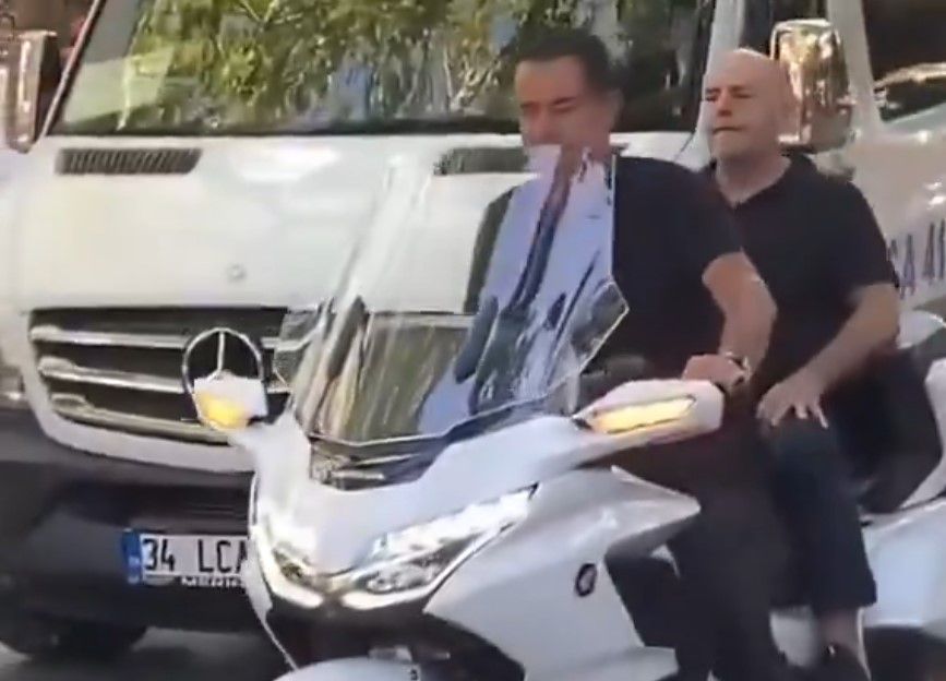 Ο Αλαφούζος εθεάθη να κυκλοφορεί με τον Ατζούν στην Κωνσταντινούπολη (vid)