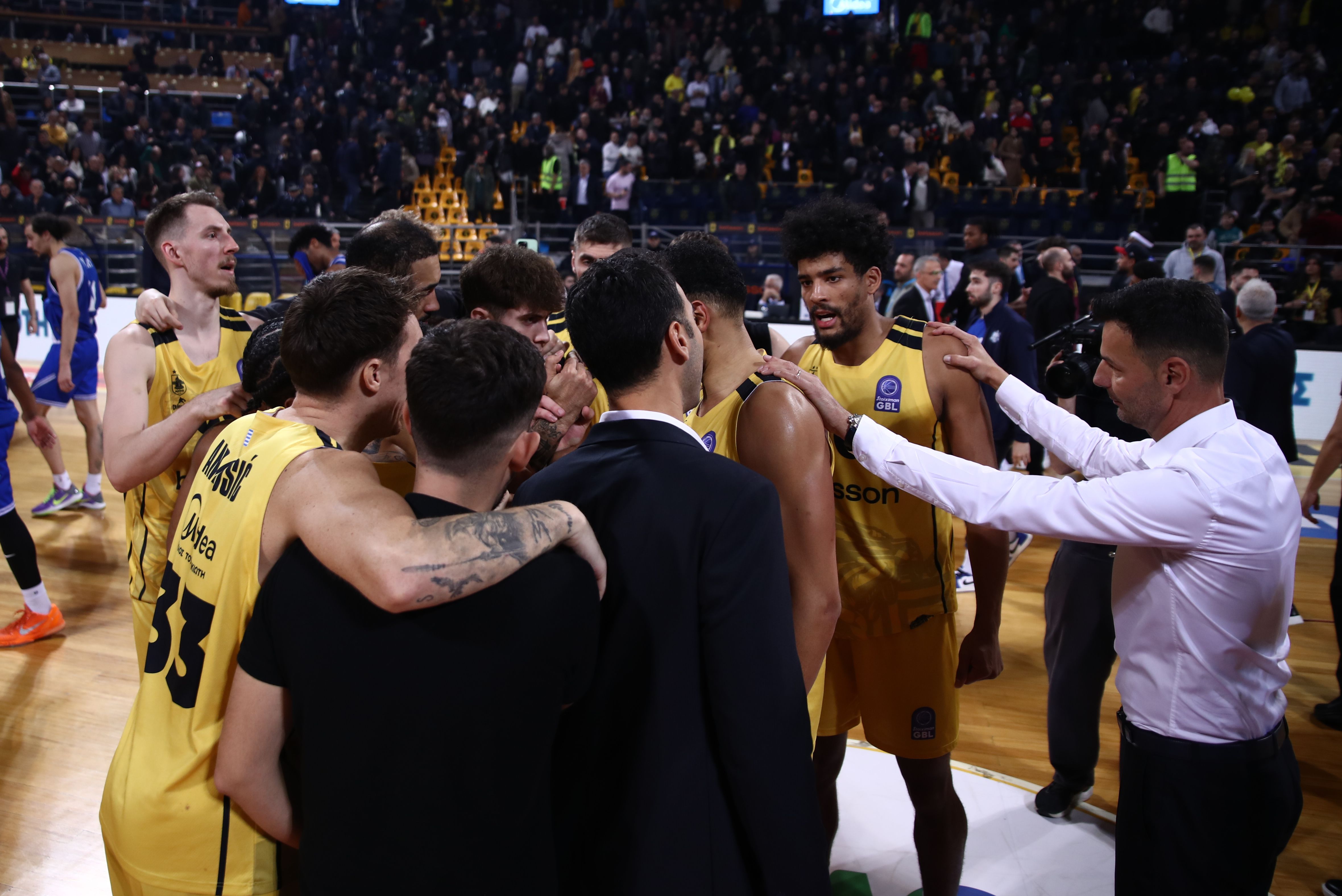 &Chi;&rho;ύ&sigma;&alpha;&nu;&theta;&omicron;&sigmaf; &Tau;&sigma;&alpha;&lambda;&tau;ί&delta;&eta;&sigmaf;: &laquo;&Pi;&rho;&omicron;&beta;&lambda;&eta;&mu;ά&tau;&iota;&sigma;&epsilon; &omicron; Ά&rho;&eta;&sigmaf; &pi;&alpha;&rho;ά &tau;&eta; &nu;ί&kappa;&eta;, &theta;&epsilon;&omega;&rho;ώ &pi;&omega;&sigmaf; έ&chi;&omicron;&upsilon;&nu; &mu;&pi;&epsilon;&iota; &sigma;&epsilon; &sigma;&kappa;έ&psi;&epsilon;&iota;&sigmaf; &gamma;&iota;&alpha; &tau;&omicron; &theta;έ&mu;&alpha; &tau;&omicron;&upsilon; &pi;&rho;&omicron;&pi;&omicron;&nu;&eta;&tau;ή&raquo; (vid)