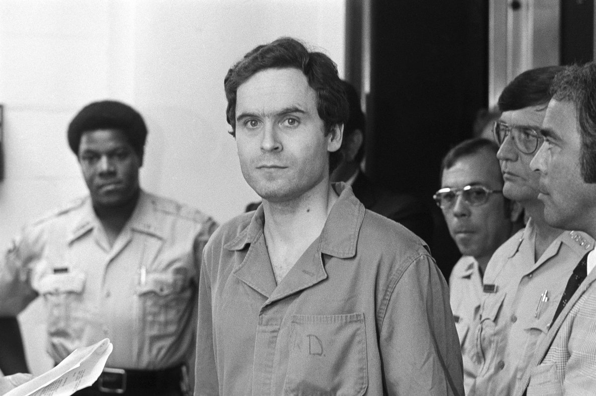 Ted Bundy: &Tau;&omicron; DNA &epsilon;&xi;&iota;&chi;&nu;ί&alpha;&sigma;&epsilon; &kappa;&iota; ά&lambda;&lambda;&eta; &delta;&omicron;&lambda;&omicron;&phi;&omicron;&nu;ί&alpha; έ&phi;&eta;&beta;&eta;&sigmaf;, 50 &chi;&rho;ό&nu;&iota;&alpha; &mu;&epsilon;&tau;ά &tau;&omicron; έ&gamma;&kappa;&lambda;&eta;&mu;&alpha;