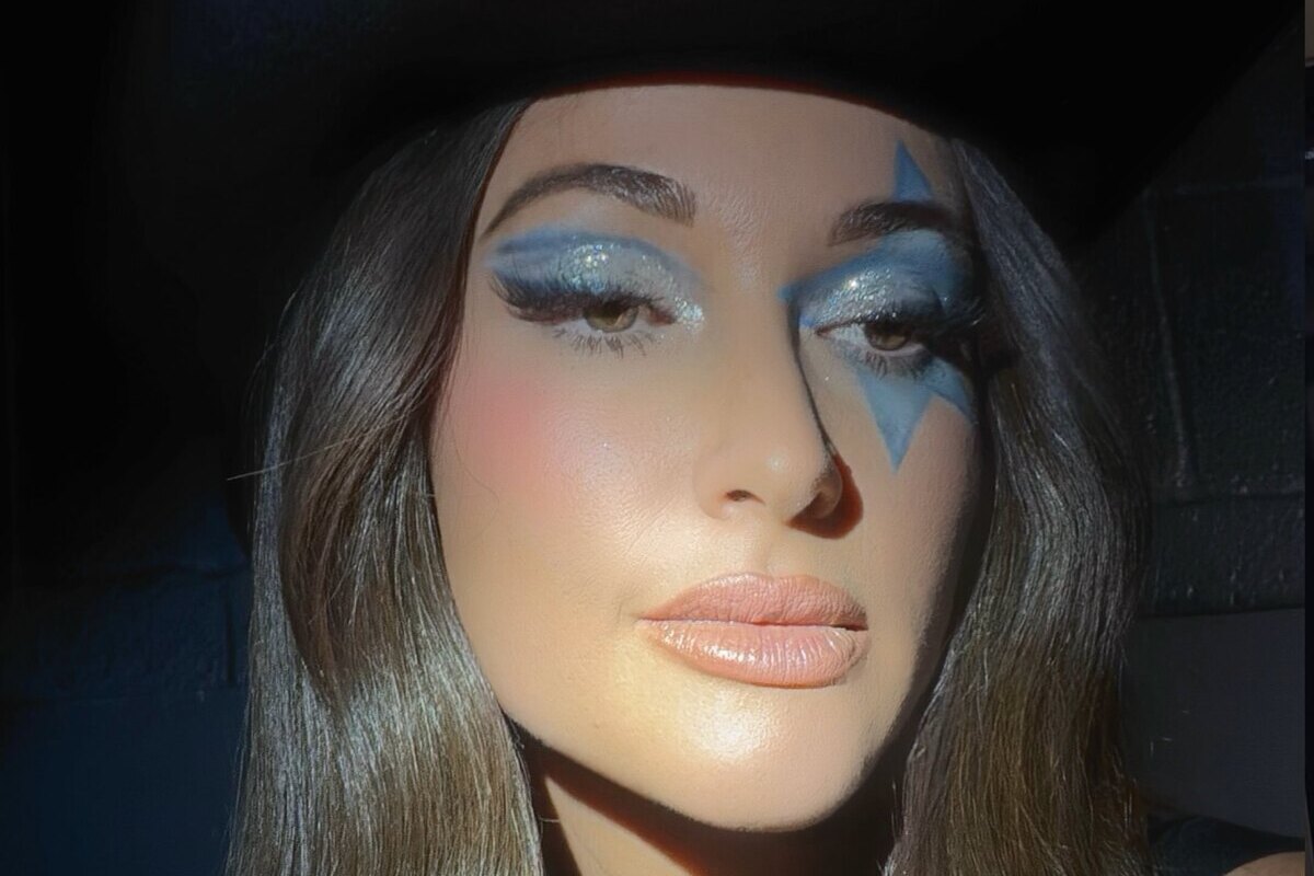 Kacey Musgraves: &Sigma;&tau;&omicron; &nu;έ&omicron; &tau;&eta;&sigmaf; album &pi;&epsilon;&rho;&nu;ά&epsilon;&iota; &tau;&alpha; &sigma;ύ&nu;&omicron;&rho;&alpha; &pi;&rho;&omicron;&sigmaf; &tau;&omicron; &Mu;&epsilon;&xi;&iota;&kappa;ό