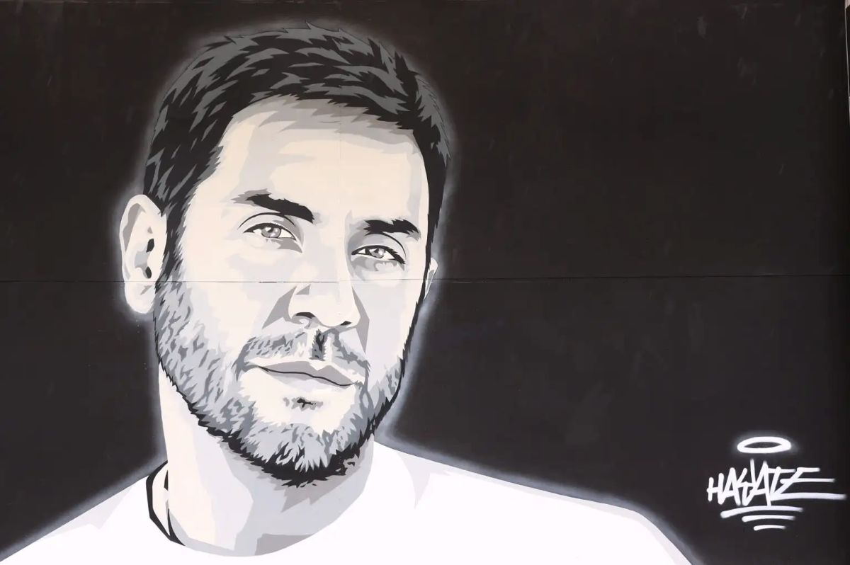 &Omicron; &Gamma;&iota;ώ&rho;&gamma;&omicron;&sigmaf; &Mu;&alpha;&zeta;&omega;&nu;ά&kappa;&eta;&sigmaf; έ&gamma;&iota;&nu;&epsilon; mural &sigma;&tau;&eta; &Theta;&epsilon;&sigma;&sigma;&alpha;&lambda;&omicron;&nu;ί&kappa;&eta;