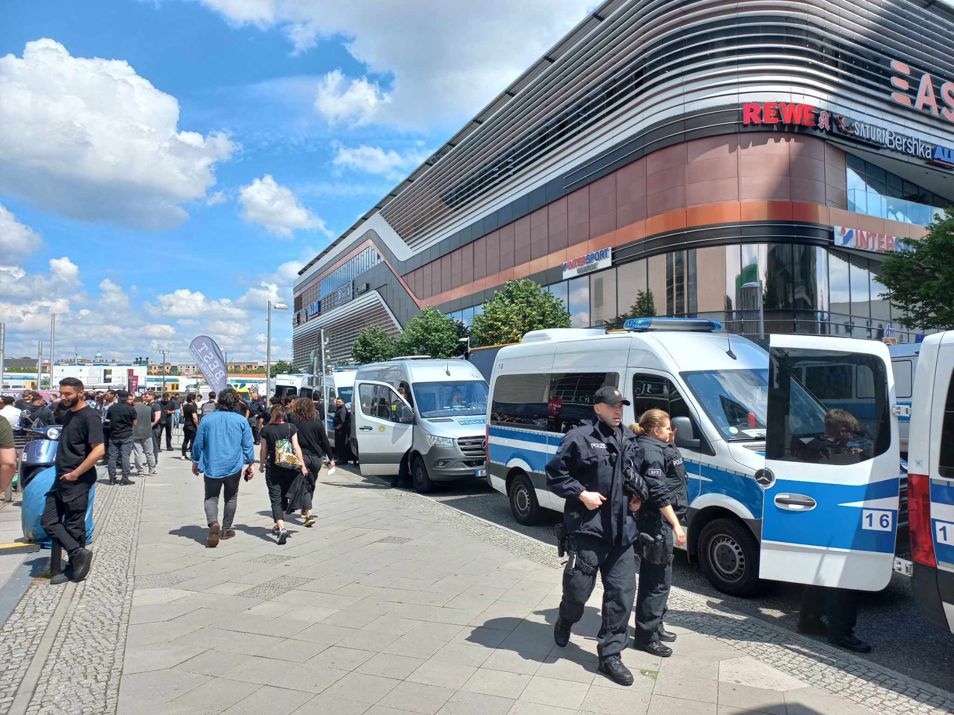 Όλα τα δεδομένα για τις 60 προσαγωγές και την μια κράτηση που έκανε η βελγική αστυνομία