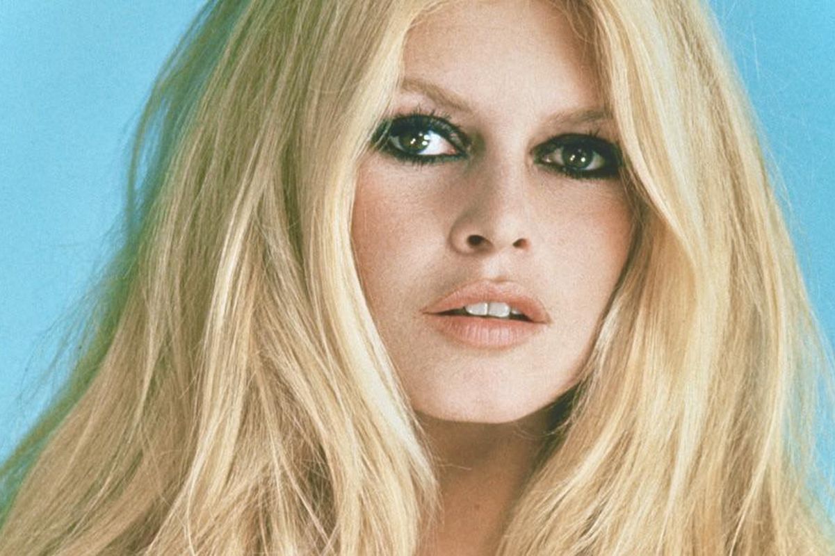 &Pi;έ&theta;&alpha;&nu;&epsilon; &eta; &eta;&theta;&omicron;&pi;&omicron;&iota;ό&sigmaf; &Mu;&pi;&rho;&iota;&zeta;ί&tau; &Mu;&pi;&alpha;&rho;&nu;&tau;ό - A&pi;ό &tau;&iota;&sigmaf; &omicron;&mu;&omicron;&rho;&phi;ό&tau;&epsilon;&rho;&epsilon;&sigmaf; &gamma;&upsilon;&nu;&alpha;ί&kappa;&epsilon;&sigmaf; ό&lambda;&omega;&nu; &tau;&omega;&nu; &epsilon;&pi;&omicron;&chi;ώ&nu;