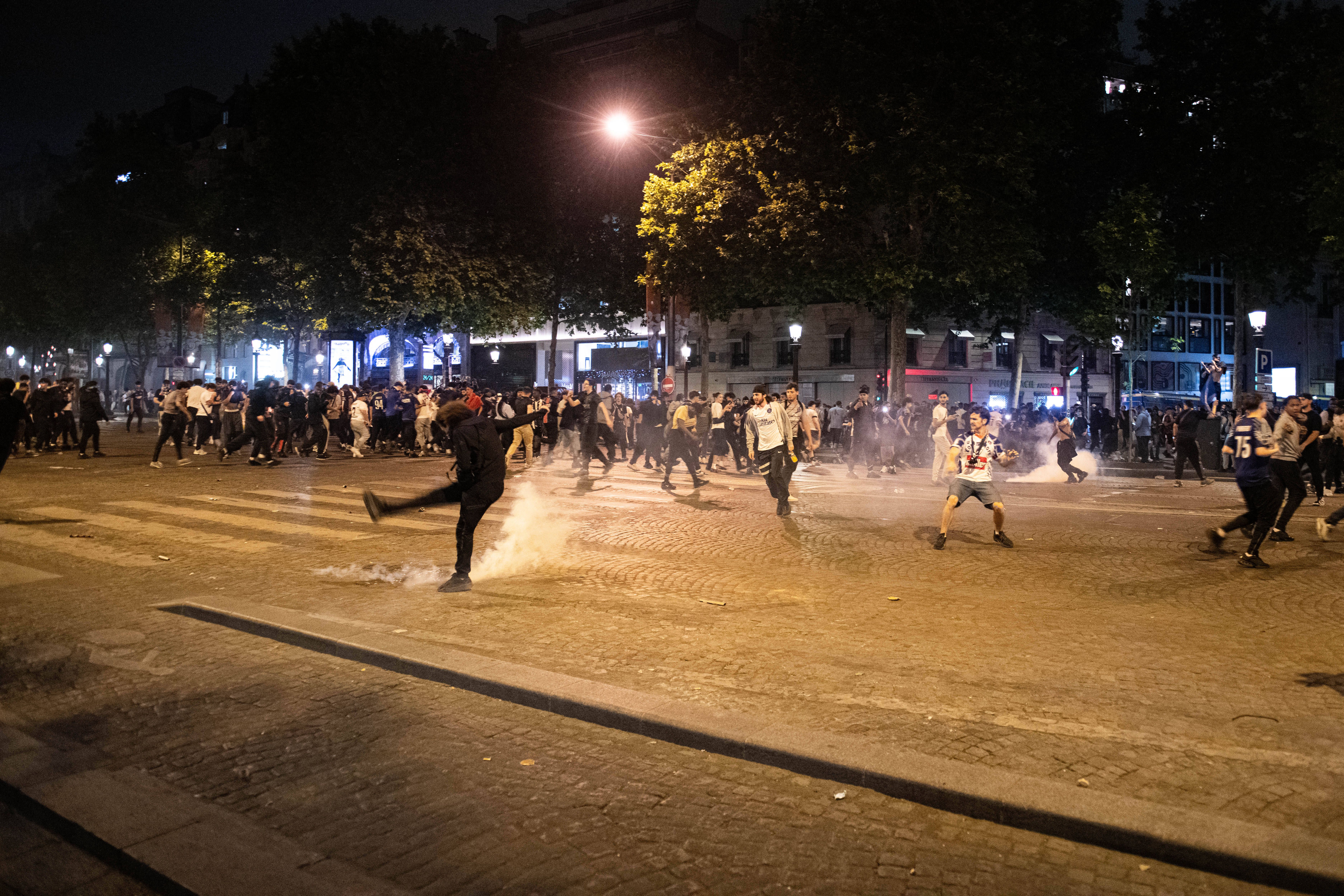 Σοκ στη Γαλλία: Δύο νεκροί στους πανηγυρισμούς της Παρί Σεν Ζερμέν για το Champions League - Σκληρές εικόνες (vids)