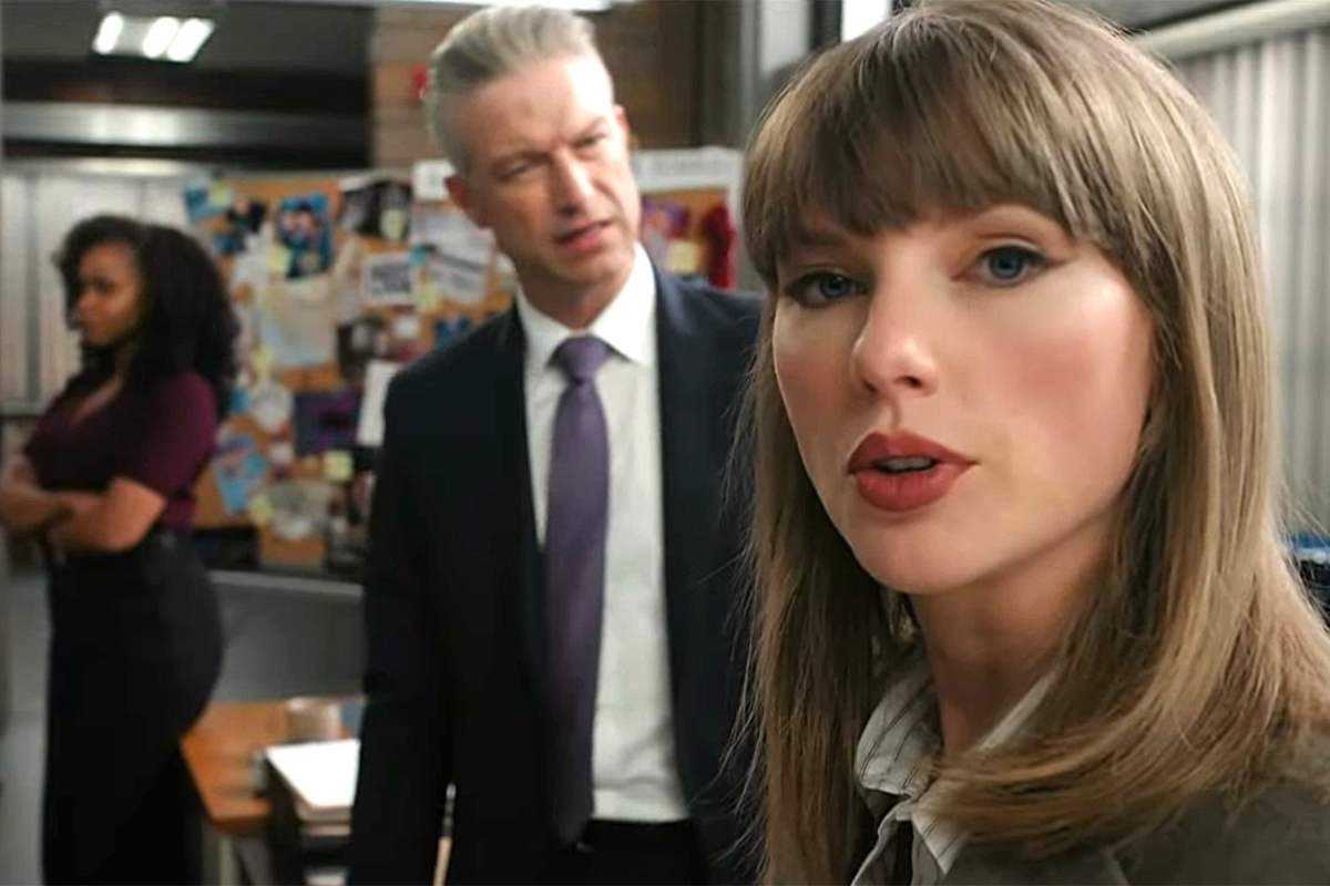 &Eta; Taylor Swift έ&gamma;&iota;&nu;&epsilon; &nu;&tau;&epsilon;&tau;έ&kappa;&tau;&iota;&beta; &sigma;&epsilon; sketch &tau;&omega;&nu; Emmys (&kappa;&alpha;&iota; &tau;&rho;έ&lambda;&alpha;&nu;&epsilon; &tau;&omicron;&upsilon;&sigmaf; Swifties)