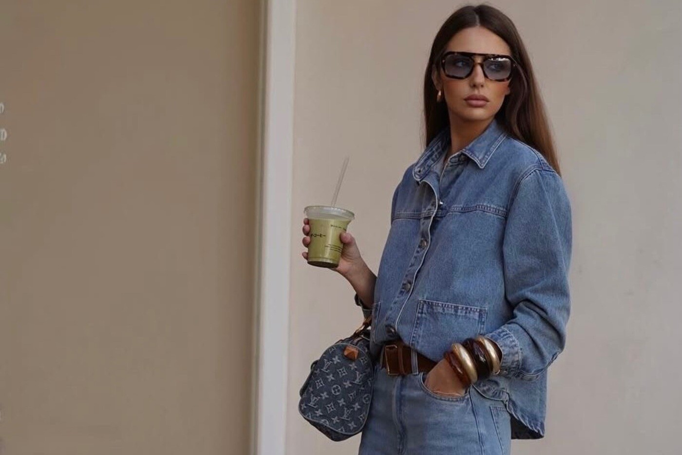 &Tau;&omicron; denim shirt &epsilon;ί&nu;&alpha;&iota; &tau;&omicron; &nu;έ&omicron; &lambda;&epsilon;&upsilon;&kappa;ό &pi;&omicron;&upsilon;&kappa;ά&mu;&iota;&sigma;&omicron; &tau;&eta;&sigmaf; &kappa;&alpha;&lambda;&omicron;&kappa;&alpha;&iota;&rho;&iota;&nu;ή&sigmaf; &gamma;&kappa;&alpha;&rho;&nu;&tau;&alpha;&rho;ό&mu;&pi;&alpha;&sigmaf;