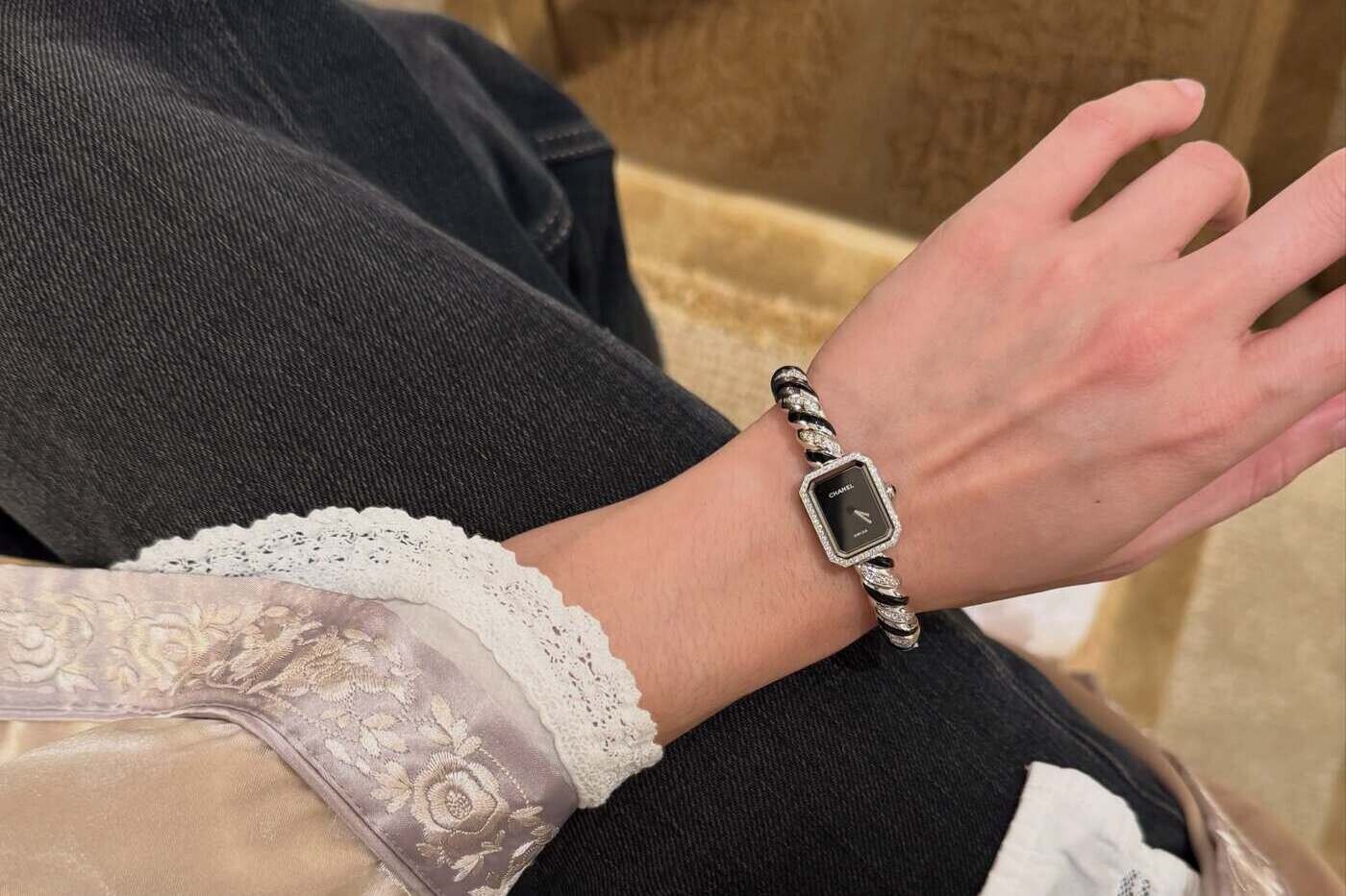 Η haute couture συναντά την υψηλή ωρολογοποιία στο νέο ρολόι Chanel Première Galon