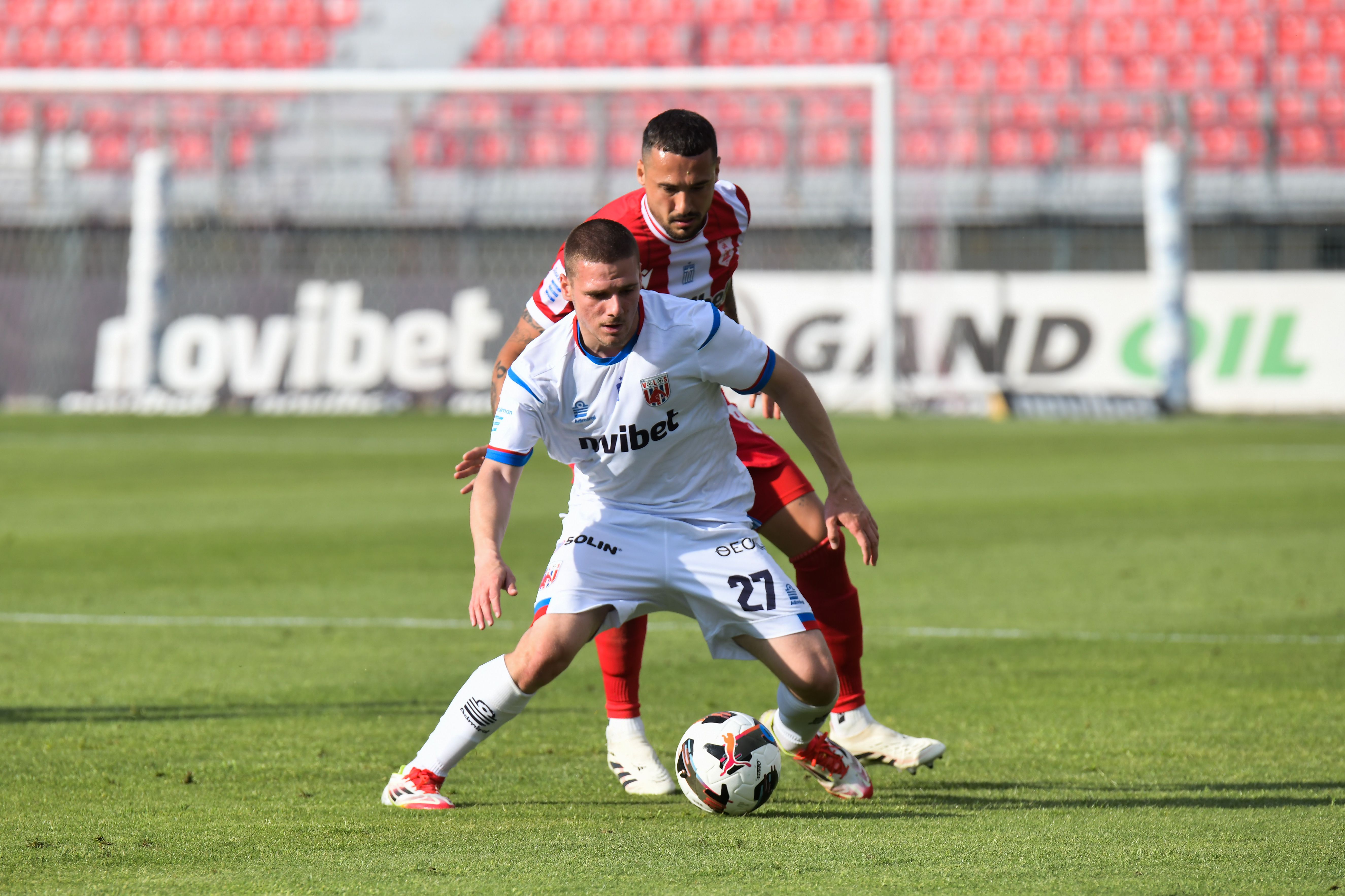 &Omicron; &Omicron;&lambda;&upsilon;&mu;&pi;&iota;&alpha;&kappa;ό&sigmaf; &kappa;&omicron;&iota;&tau;ά&zeta;&epsilon;&iota; &phi;&epsilon;&upsilon;&gamma;ά&tau;&omicron; &pi;&alpha;ί&kappa;&tau;&eta; &alpha;&pi;ό &tau;&omicron;&nu; &Beta;ό&lambda;&omicron;