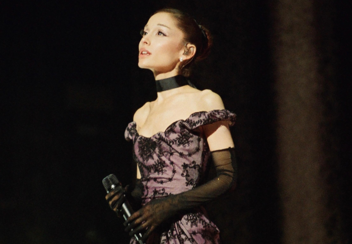 Η Ariana Grande αποσύρεται προσωρινά από τη δημοσιότητα μετά την ολοκλήρωση της περιοδείας της