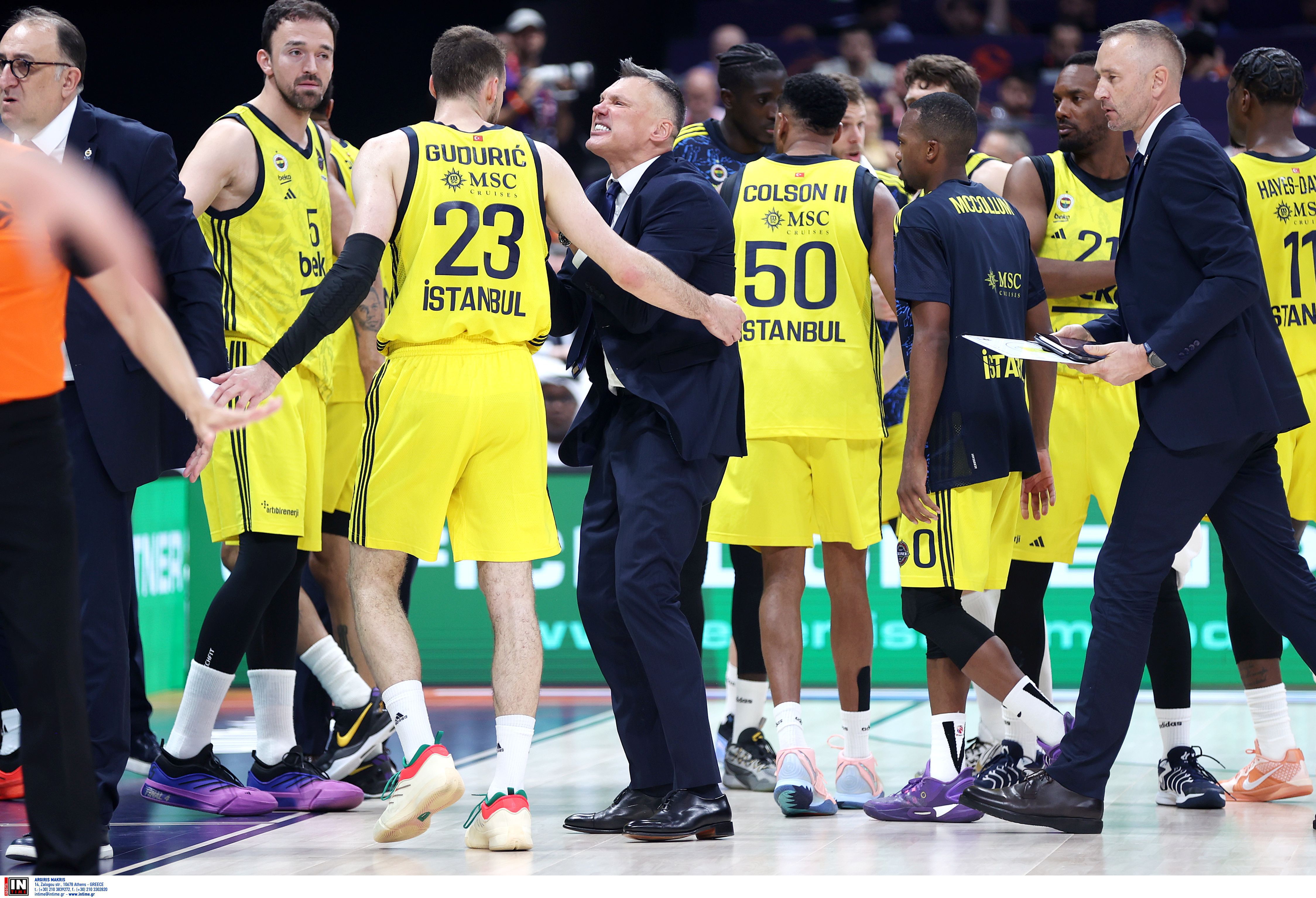 H Χρυσή Βίβλος της Euroleague με το δεύτερο ευρωπαϊκό της Φενέρμπαχτσε