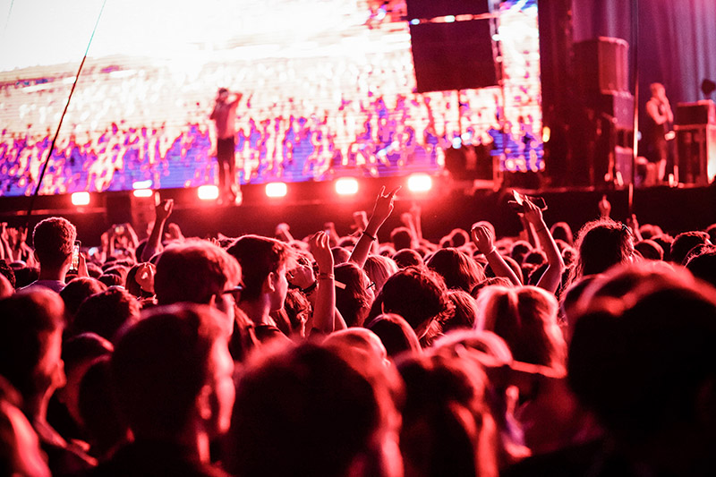 crowd1
