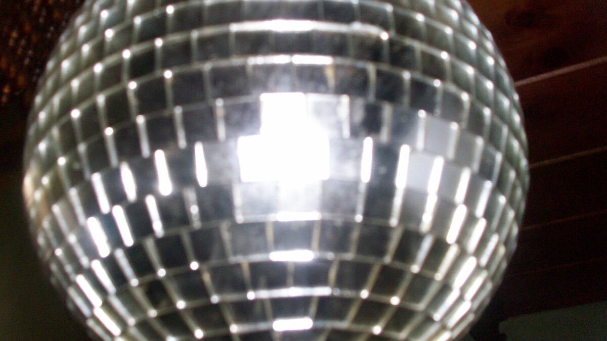 pop-mirrorball