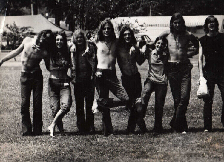 hippies_by_behindblueeyes1323