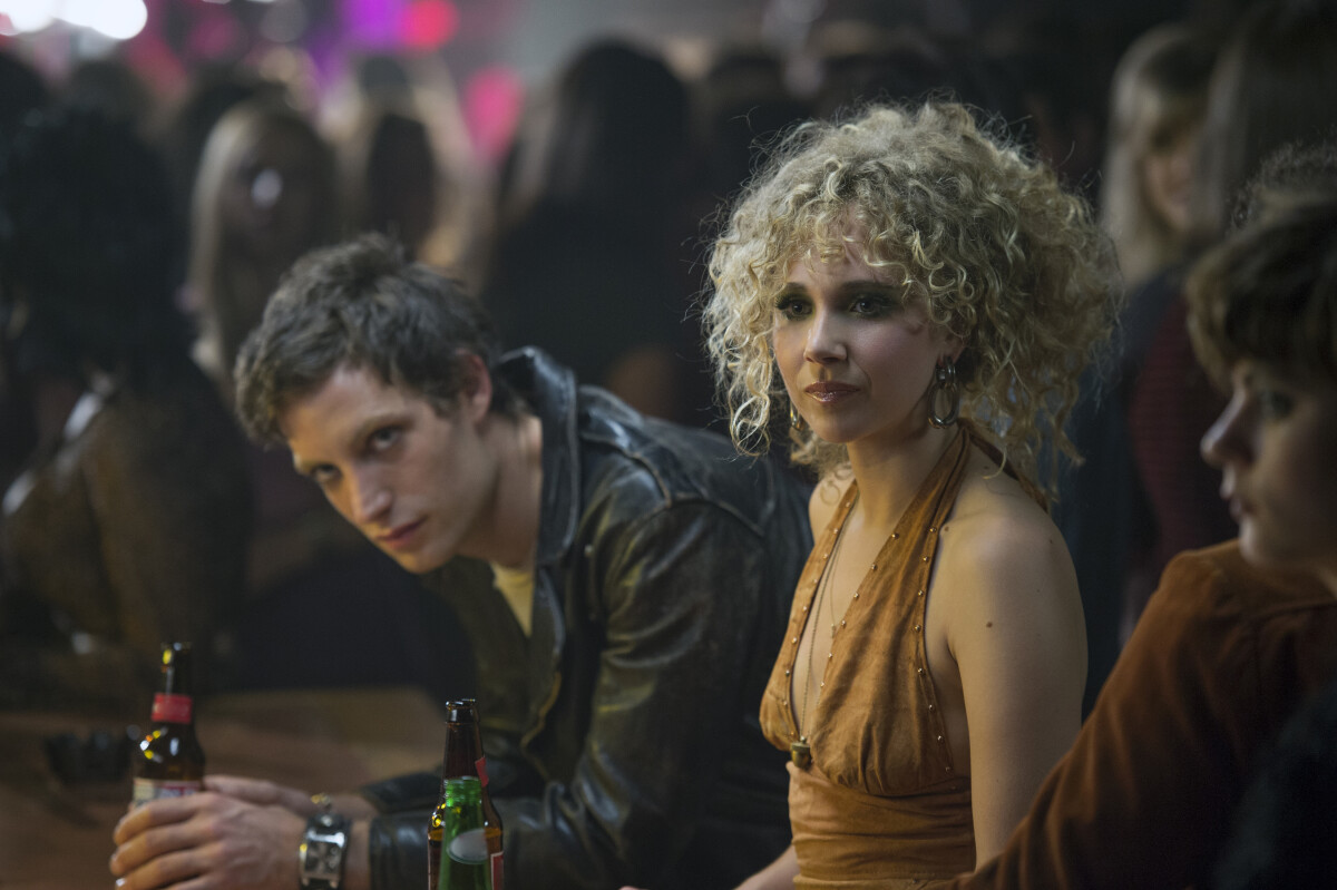 vinyl-tv-series-02