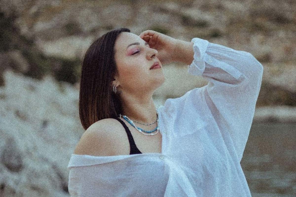 Η Màro μας παρουσιάζει το πρώτο της ελληνικό single