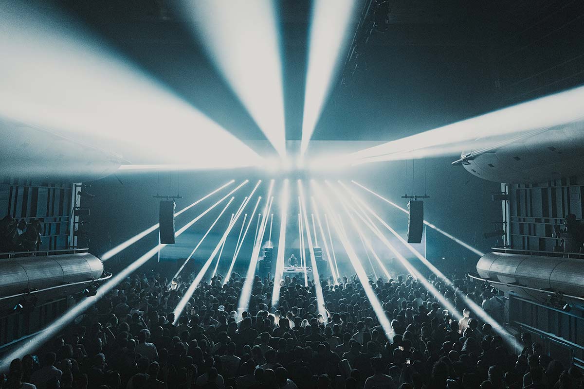 Stegi Takeover 2026: Δύο νύχτες, χιλιάδες παλμοί – μια απολαυστική γέφυρα στο παρόν, στο παρελθόν και στο μέλλον της μουσικής