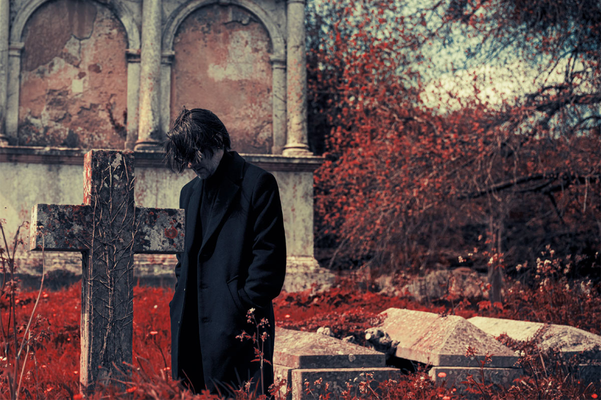 Ο Steven Wilson επιστρέφει με το "Requiem For A Village"