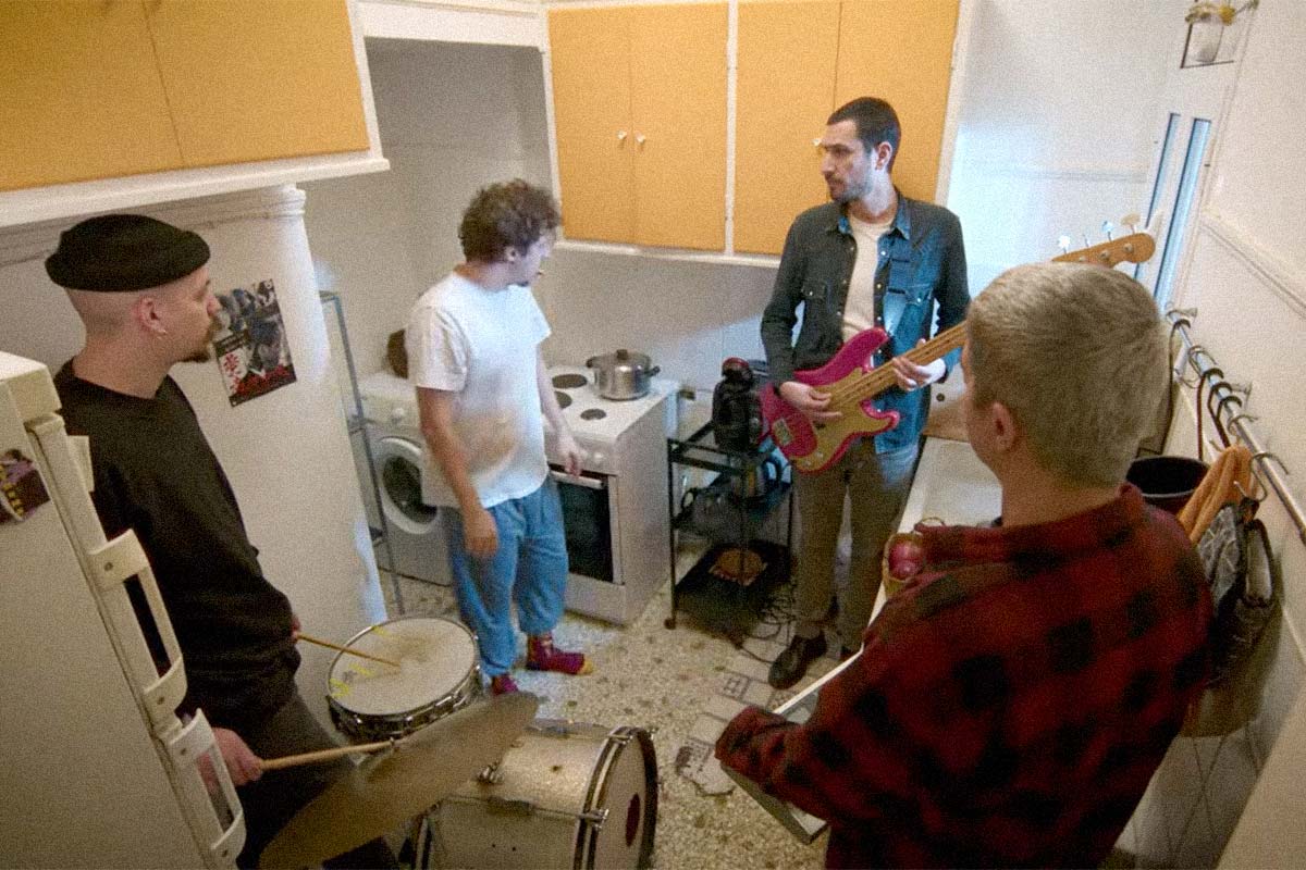 Βίντεο πρεμιέρα: 333, MOb