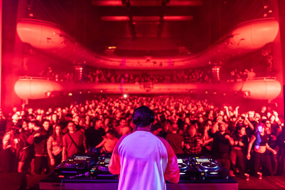 5 λόγοι που μας κάνουν να μετράμε αντίστροφα για το 3ο Stegi.Radio Takeover 