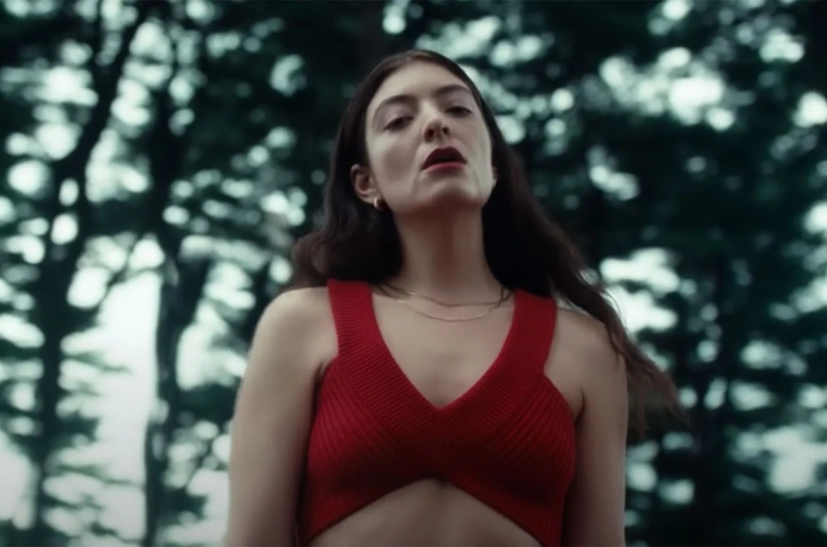 Η Lorde είναι έξαλλη με το Spotify: «Οι περιγραφές είναι ανακριβείς και περιορίζουν την ελευθερία»