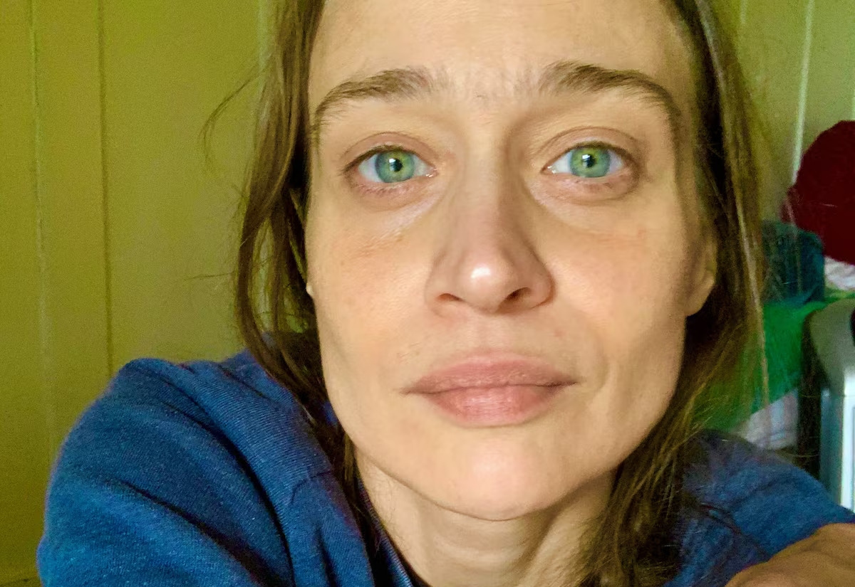 Η Fiona Apple δυσκολεύεται να γράψει μουσική «με τις φρικαλεότητες που συμβαίνουν παγκοσμίως»