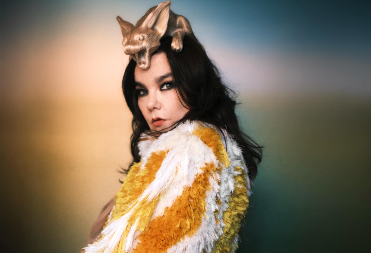 Björk: Η συνάντηση της φύσης με την τεχνολογία ζωντανεύει στο νέο ορχηστρικό της album