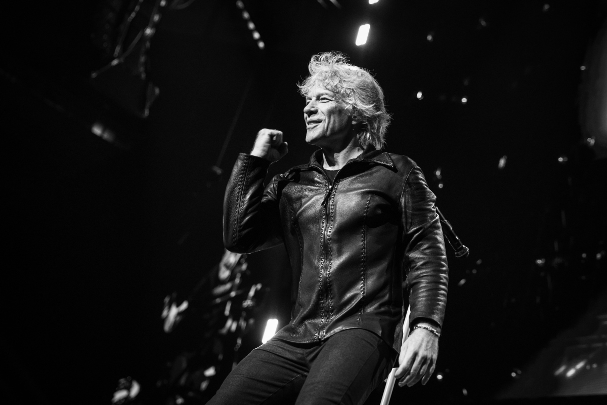 Ο Bon Jovi ξανασκαρφαλώνει στα charts με το “Livin’ On A Prayer”, μετά από 39 χρόνια