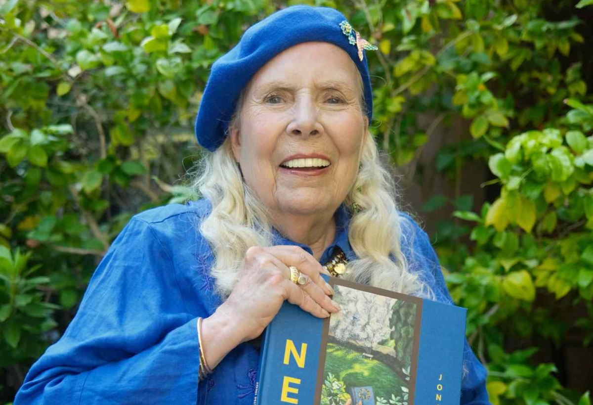 Joni Mitchell: Το νέο βιβλίο με πολιτικούς πίνακες και αιχμηρά σχόλια για την εξουσία και την επικαιρότητα