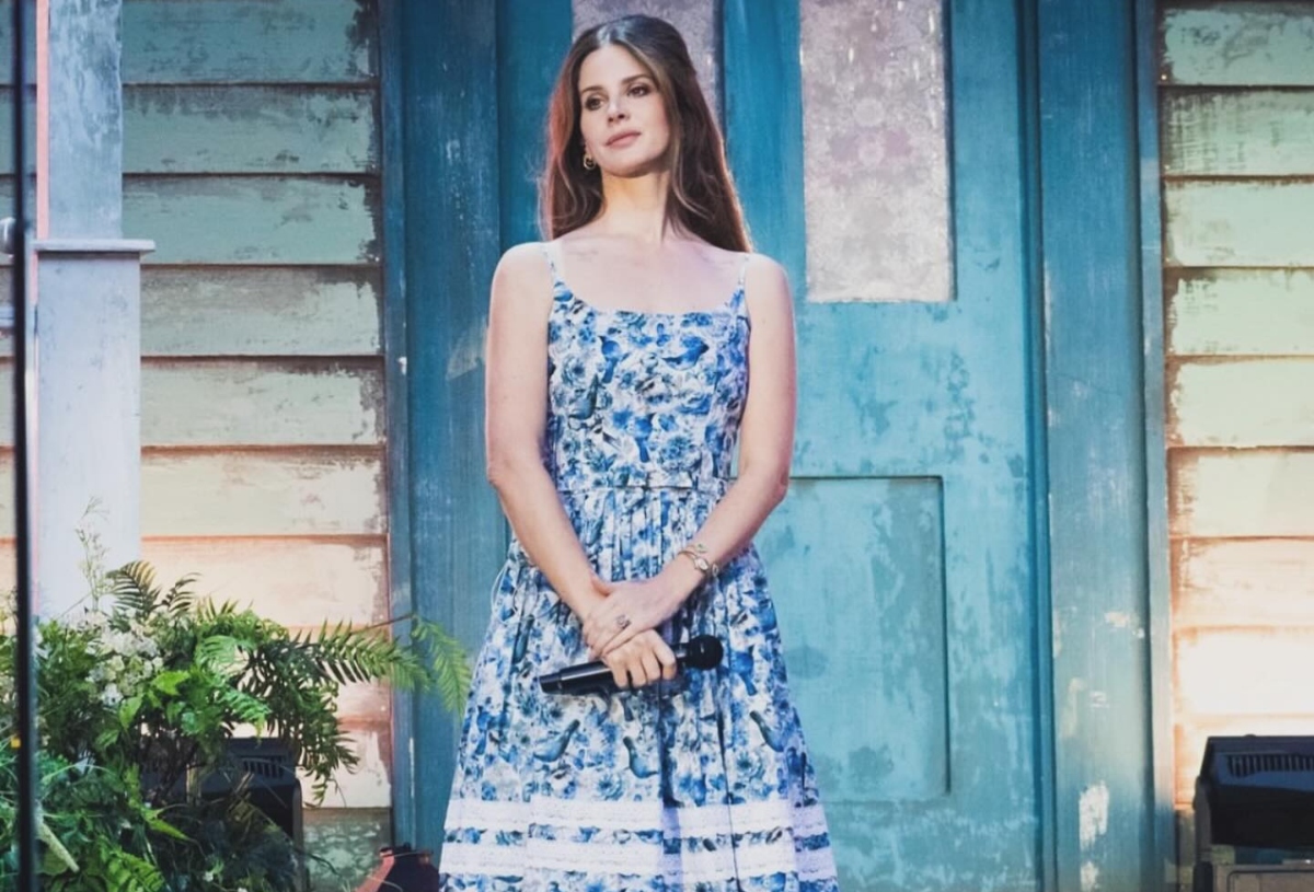 Η Lana Del Rey θα έχει δύο έτοιμους δίσκους σε έναν μήνα