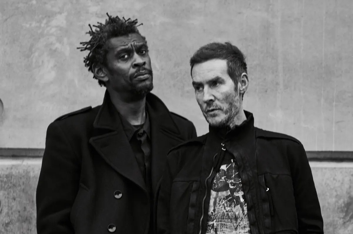 Οι Massive Attack ερευνώνται στη Σιγκαπούρη μετά την εμφάνιση παλαιστινιακής σημαίας στη συναυλία τους