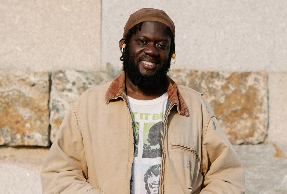 Ο Michael Kiwanuka αποκαλύπτει ότι υπέστη σοβαρό εγκεφαλικό και ανακοινώνει νέο album