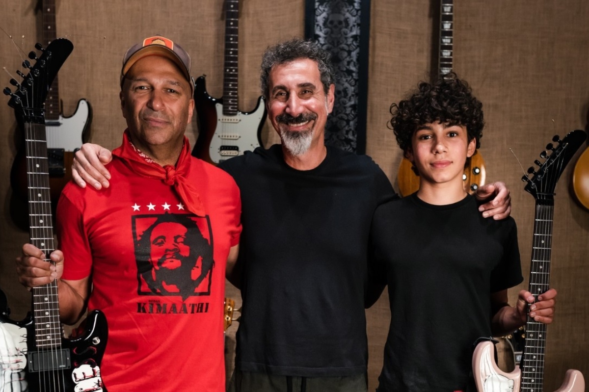 O Tom Morello έγραψε αντιφασιστικό τραγούδι με τον γιο του