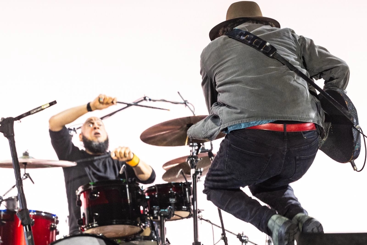Ο Eddie Vedder δεν άντεξε να κρατήσει το μυστικό: Οι Pearl Jam σύστησαν τον νέο τους drummer