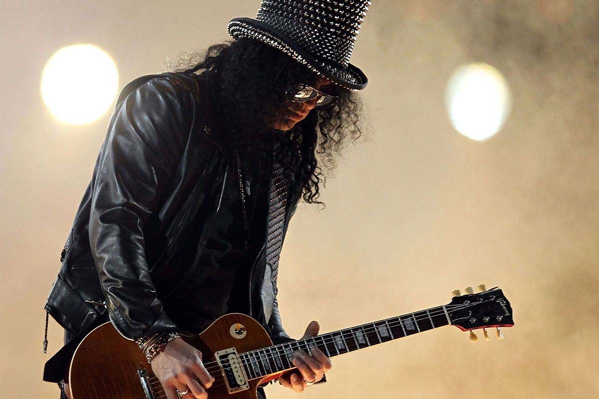 Ο Slash αποκαλύπτει τι πραγματικά κρυβόταν πίσω από τη ρήξη με τον Axl Rose