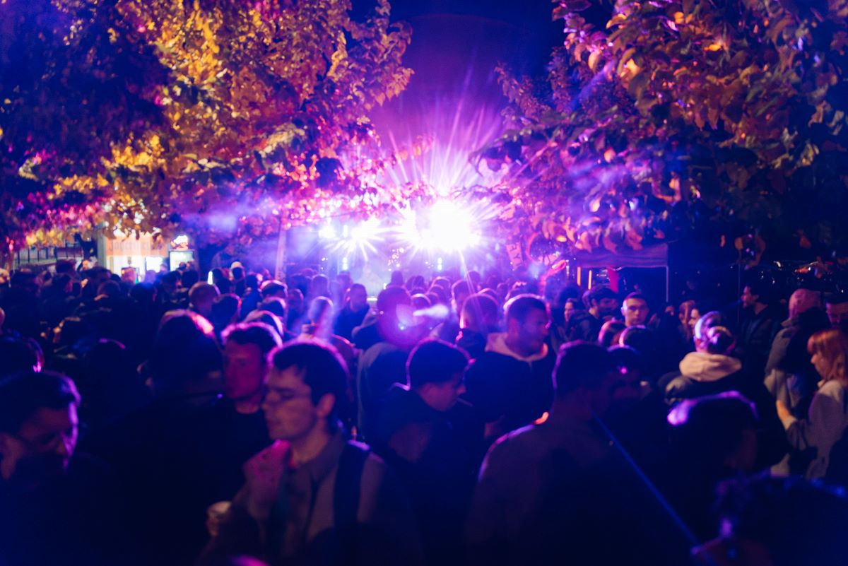  Την παραμονή της μεγαλύτερης νύχτας του χρόνου η Αθήνα θα γεμίσει μουσική και μας καλεί σε ένα μεγάλο πάρτι