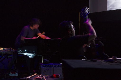 silent_move_live