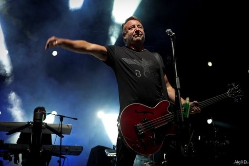 Ejk13_9_Peter_Hook__the_Lights1