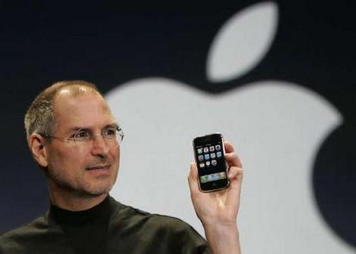 Steve-Jobs-iPhone