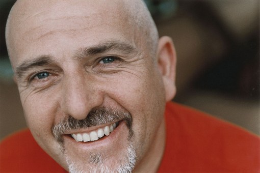 petergabriel_red_shirt