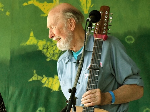 Pete_Seeger2_-_6-16-07_Photo_by_Anthony_Pepitone