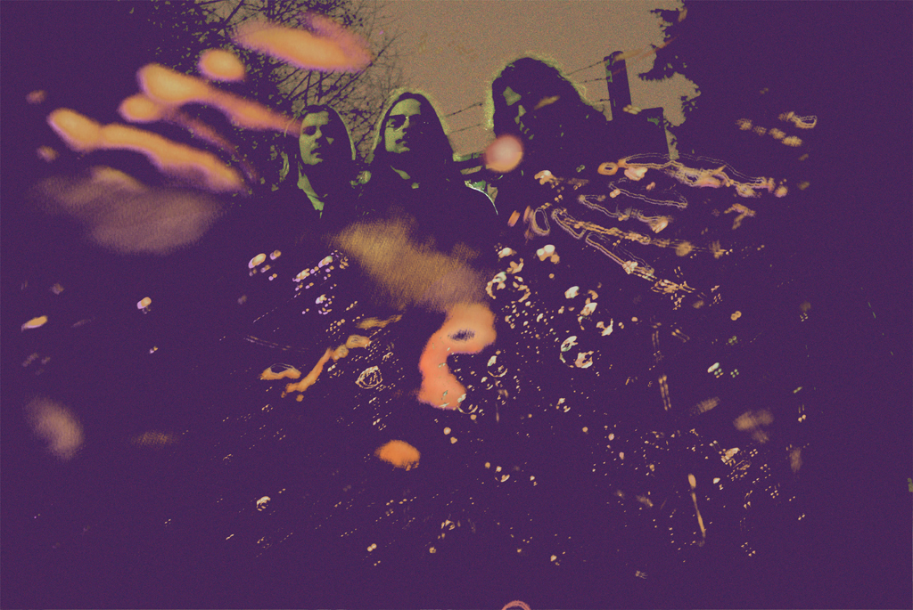 purple_hill_witch_02