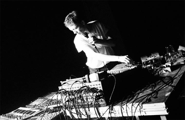 Stellage presents: De l’Angle Mort / RVDS / Nika Son & Will Guthrie