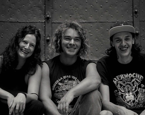 Godzilla Was Too Drunk To Destroy Tokyo, Okwaho