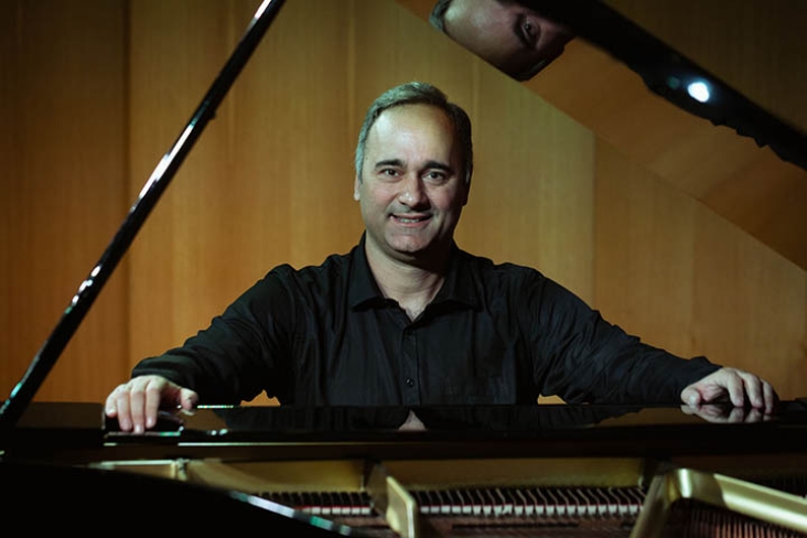 Κώστας Τσαγγαρίδης: Love Songs of the 80s - A Piano Bar On Valentine's
