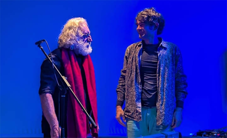 Miquèu Montanaro &  Βασίλης Ζλατάνος: F.R.E.W (Folk Roots Electro Wings) 