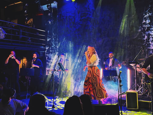 Νίνα Μαζάνη